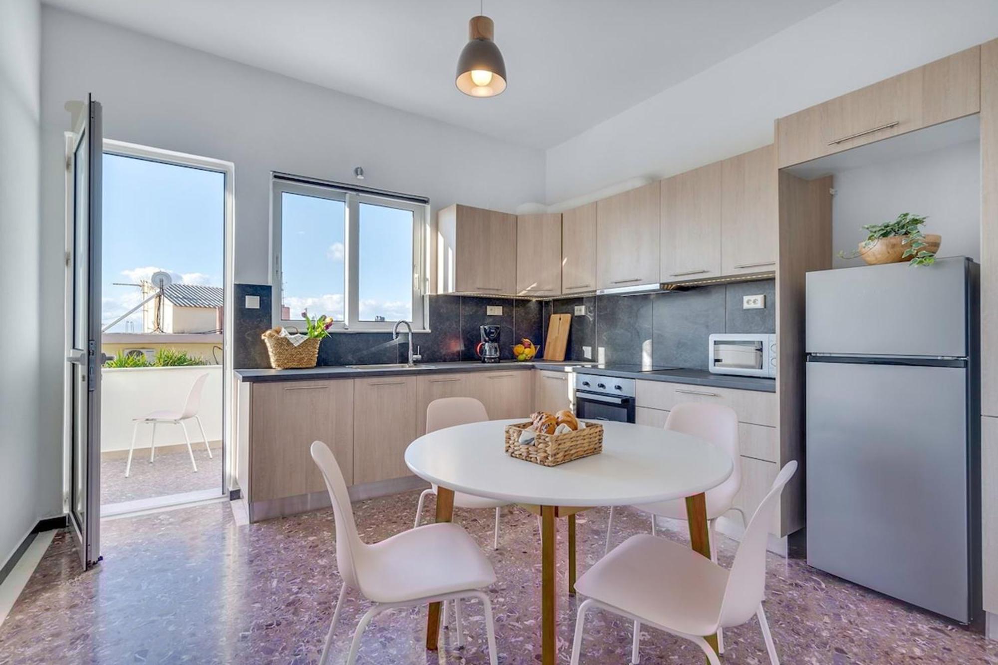 Sea City And Mountain View Apartment La Canea Esterno foto