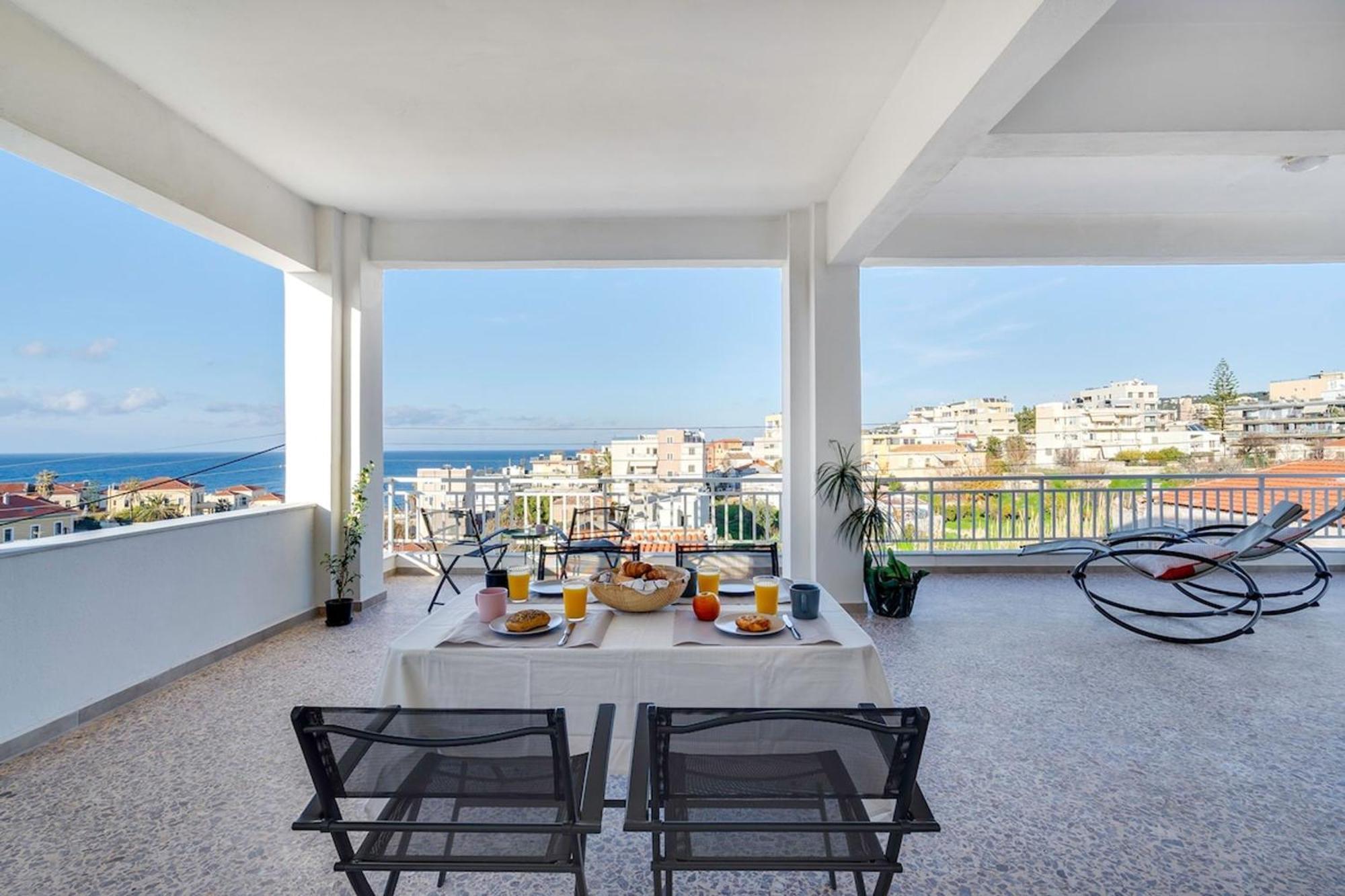 Sea City And Mountain View Apartment La Canea Esterno foto